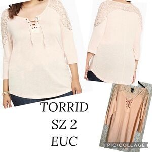 TORRID Top Lace Shoulders Sz 2 EUC